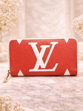 Authentic Louis Vuitton Zippy Wallet Giant Monogram Red White Canvas LV Long Zip